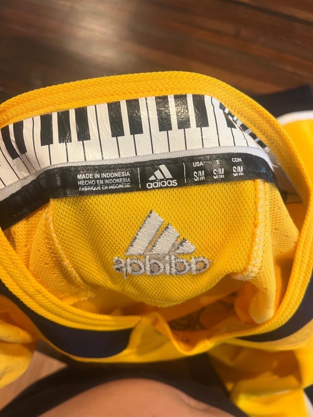 Nashville Predators Youth Hockey Jersey adidas- small/medium - Picture 3 of 3